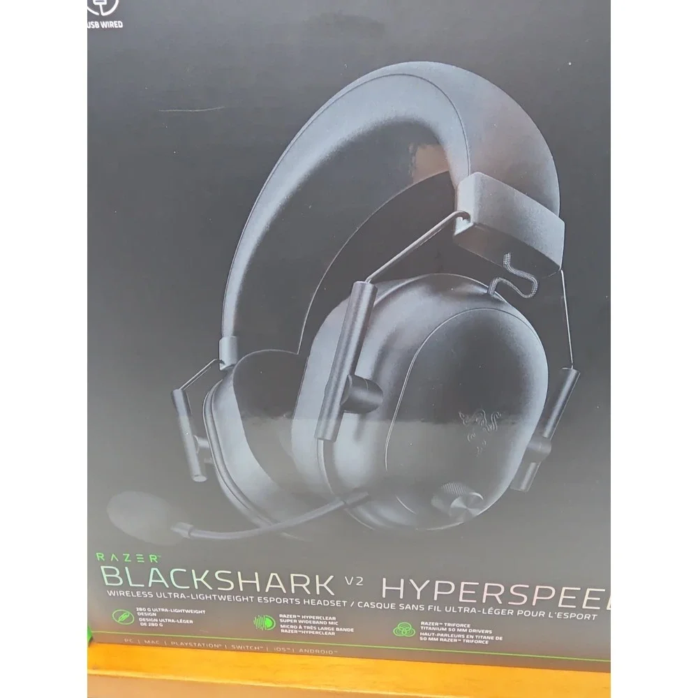 Razer BlackShark V2 HyperSpeed Wireless Gaming Headset THX Spatial Audio Sealed